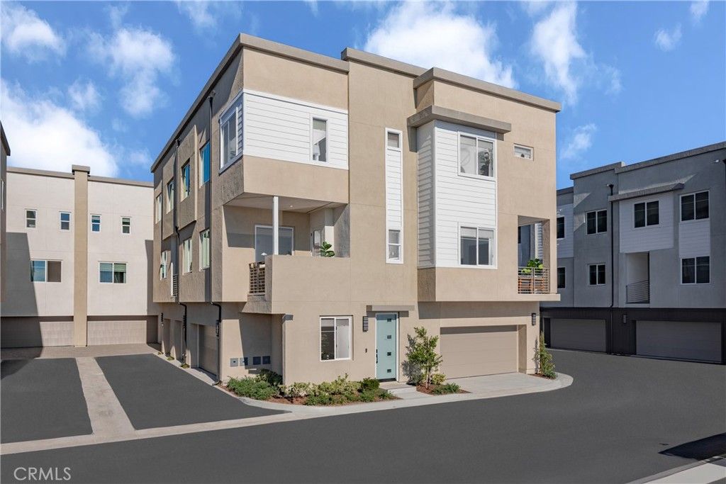 Photo of 7228 Alchemy Circle, Huntington Beach, CA 92647 (MLS # OC25272446)