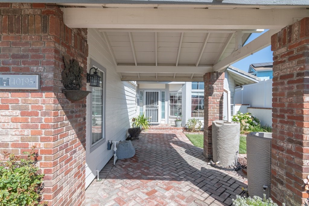 40195 Avenida Palizada