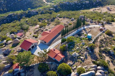 Photo of 41482 Rocky Ridge Ct. Ct, Aguanga, CA 92536 (MLS # 250038885SD)