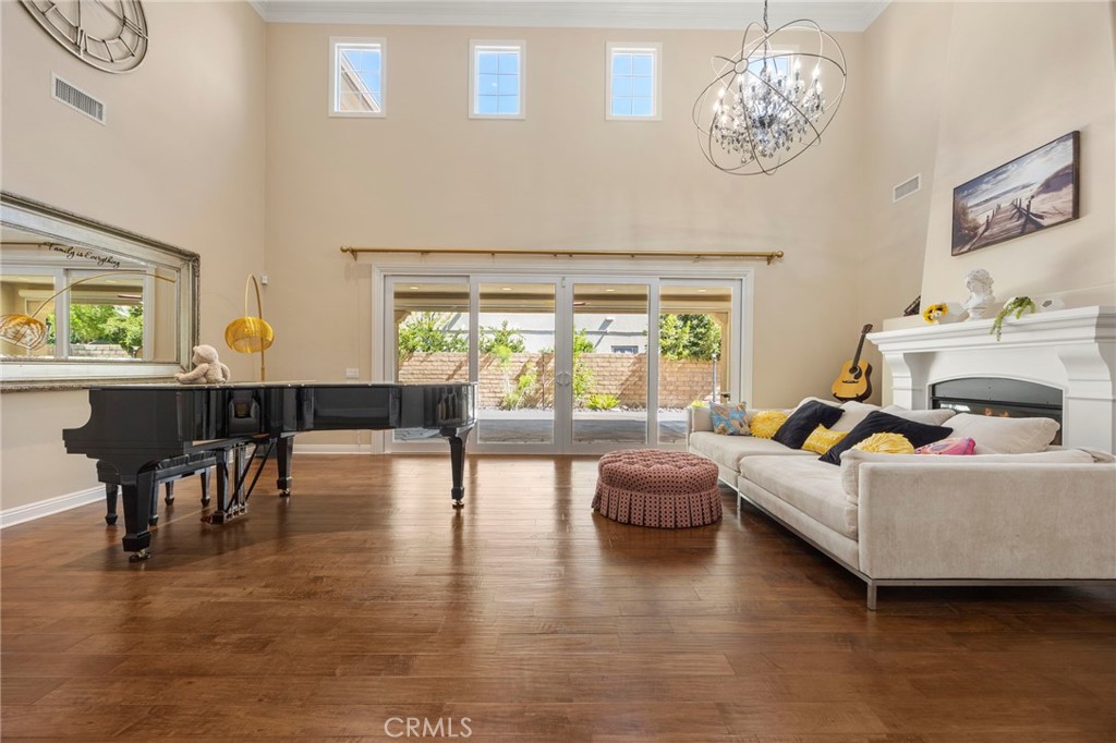 1009 Newhall Terrace