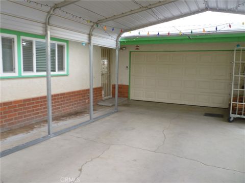 Photo of 6163 Sun Court, 29 Palms, CA 92277 (MLS # JT25054070) Photo of 6163 Sun Court, 29 Palms, CA 92277 (MLS # JT25054070)