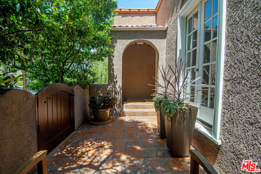 300 N Bronson Avenue