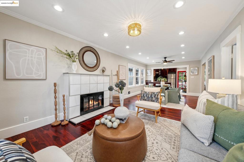 UPPER DIMOND - Residential