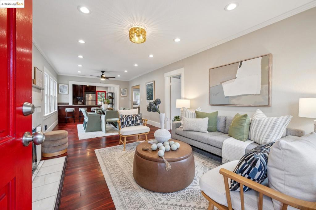 UPPER DIMOND - Residential