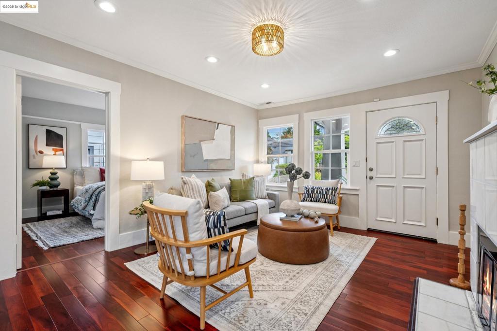 UPPER DIMOND - Residential
