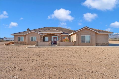 Photo of 7435 Solano Rd, Phelan, CA 92371 (MLS # HD26087937)