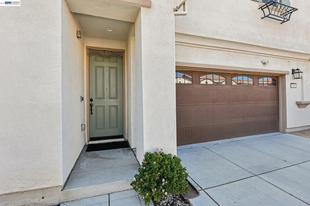 Photo of 510 E Albertina Ave Ave, Mountain House, CA 95391 (MLS # 41127244)