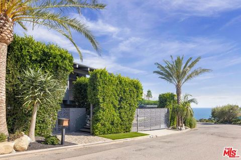 Photo of 344 Arno Way, Pacific Palisades, CA 90272 (MLS # 26830129)
