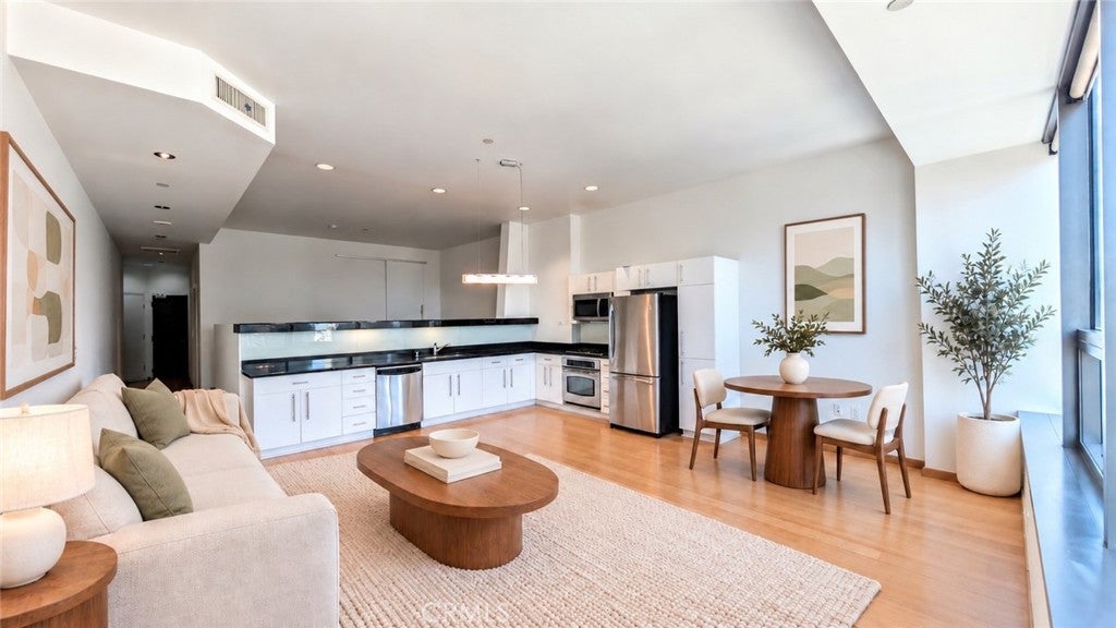 Photo of 1100 Wilshire Boulevard #2507, Los Angeles, CA 90017 (MLS # WS26229660)