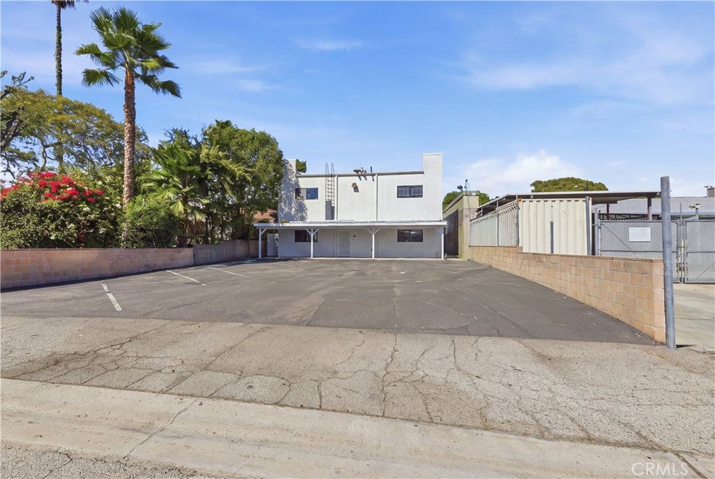 3316 W Victory Boulevard