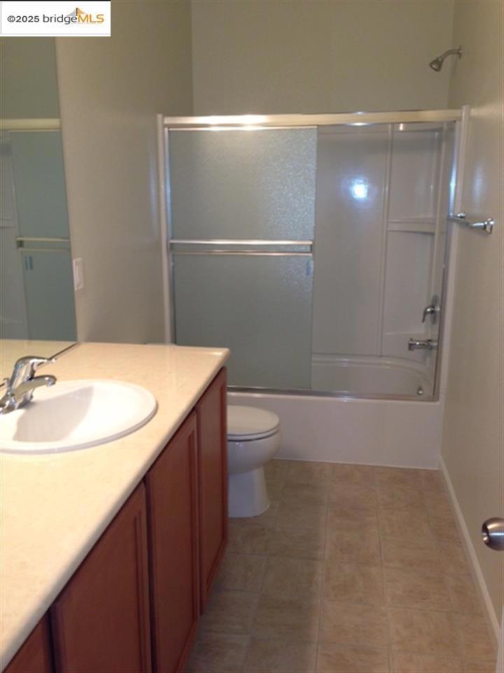 OAKLEY - Residential Lease