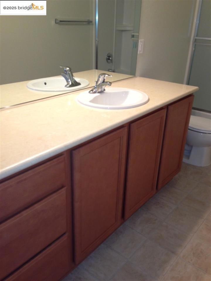 OAKLEY - Residential Lease