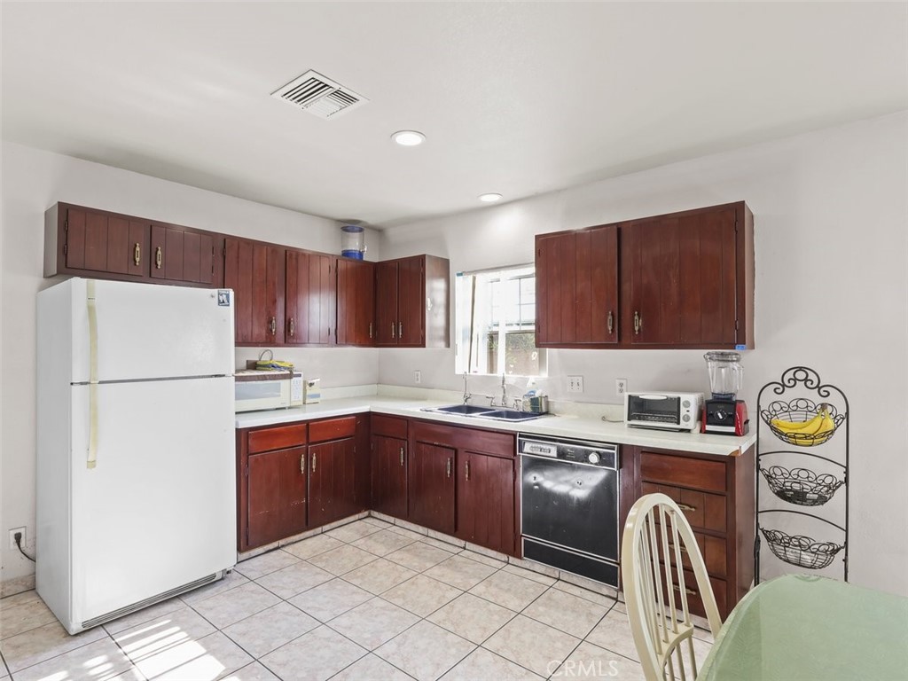 4332 E 53rd Street