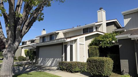 Photo of 626 Marlin Court, Redwood City, CA 94065 (MLS # ML82043452)