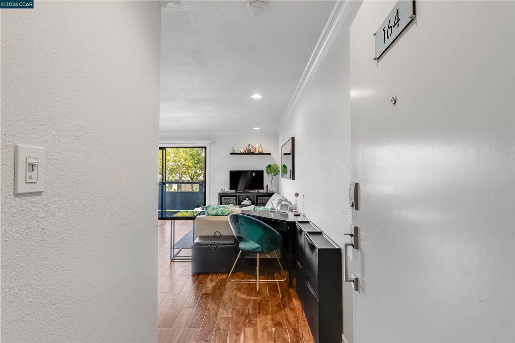 1 1 Embarcadero W 164