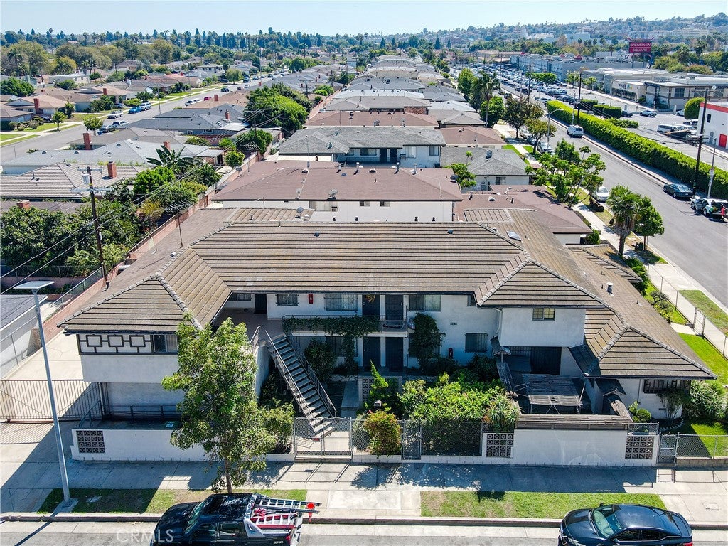 3760 S Bronson