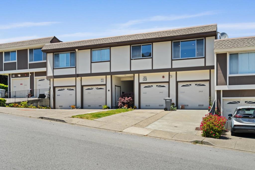 2462 Rowntree Way