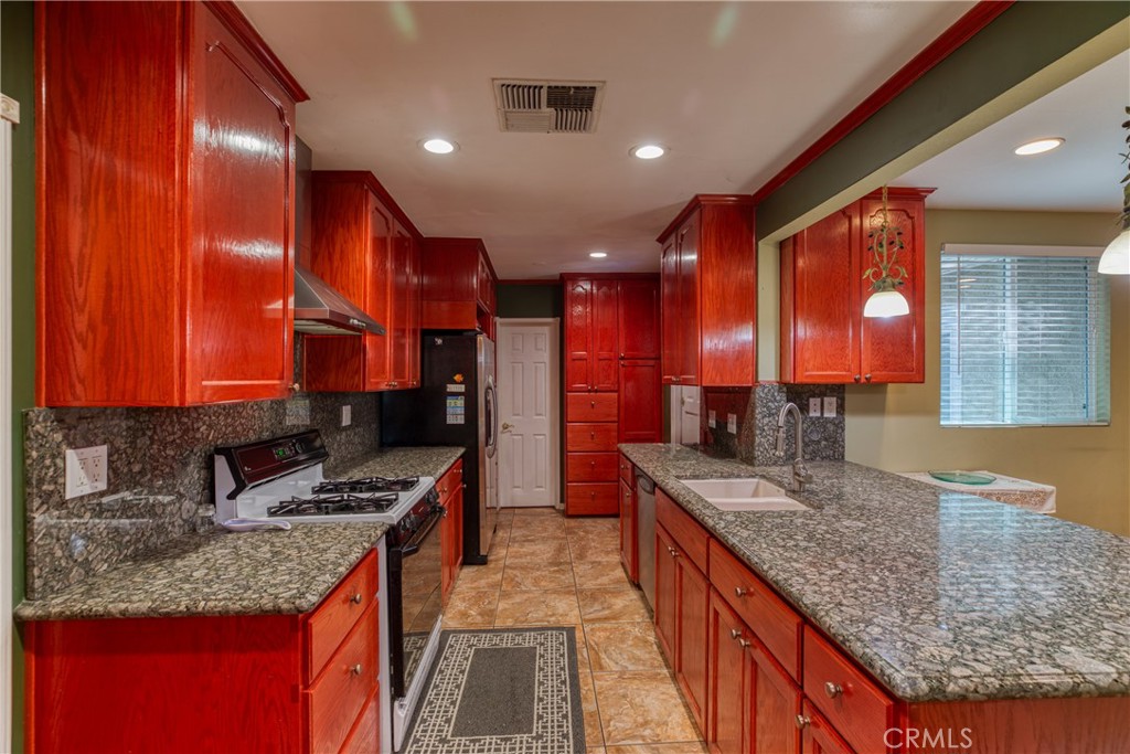 10049 Langdon