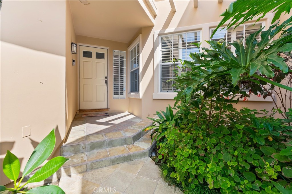 6121 Greenbrier Drive