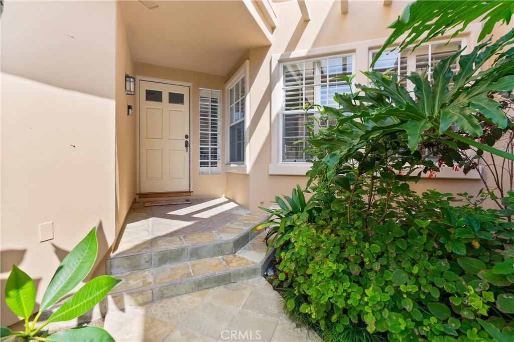 6121 Greenbrier Drive