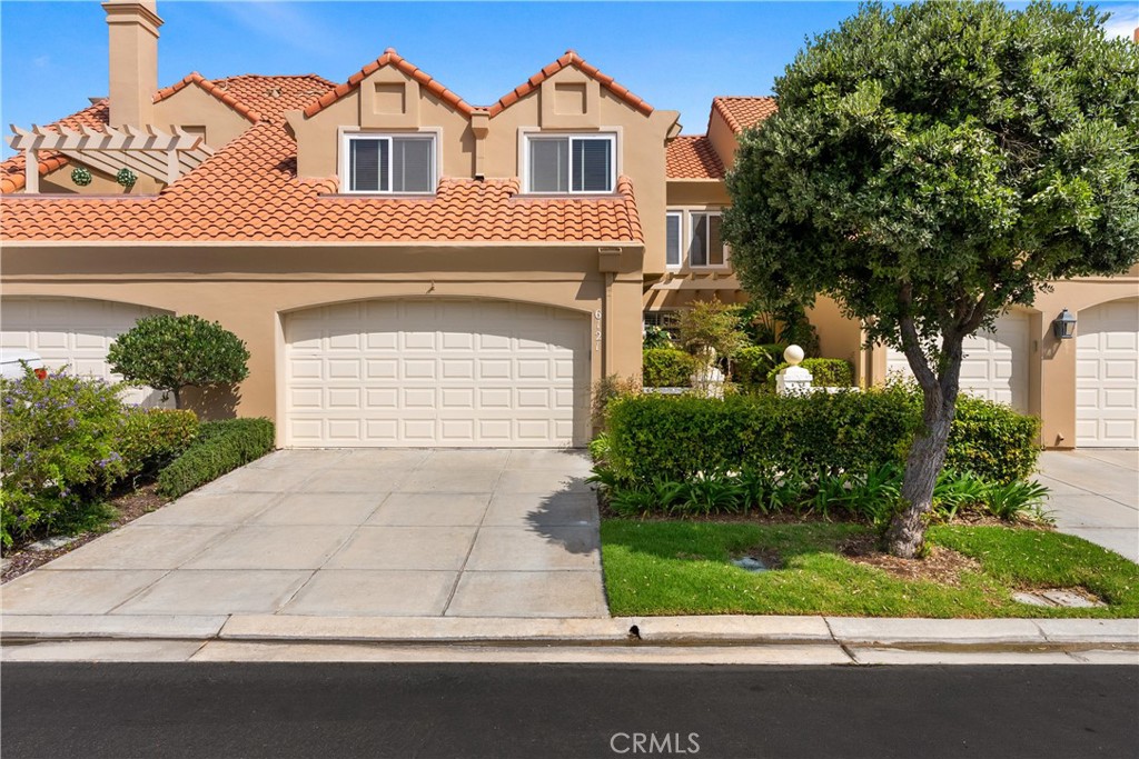 Very nice home in the exclusive neighborhood of Seacliff on the Greens. Wonderfully located a short distance to the ocean, Huntington Country Club and schools/shopping. Guard gated community with top security. This lovely 3 bedroom 2.5 bathroom home is a great fit. Oversized two car garage is attached. Inside laundry. Community pool. Wonderful patio yard with nice space. The home also offers AC. Highly upgraded with granite counter, top of the line appliances and custom cabinetry.
