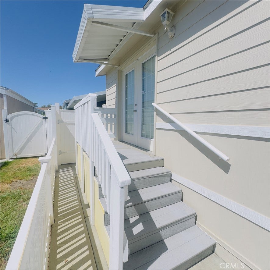 11 Pine Via