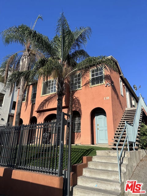 Photo of 138 N Mariposa Avenue #C, Los Angeles, CA 90004 (MLS # 26992163)