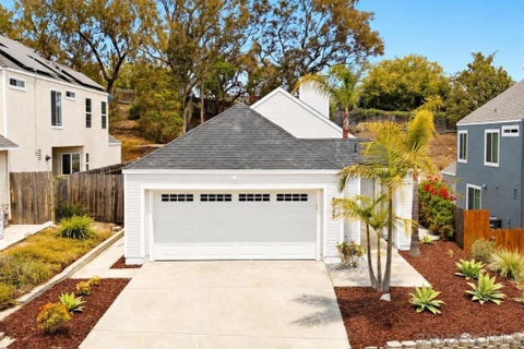 Photo of 4325 Via Tercero, Oceanside, CA 92056 (MLS # 260016157SD)