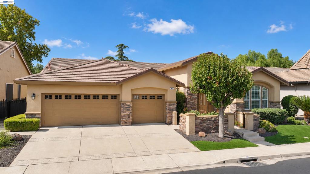 1117 Burghley Ln