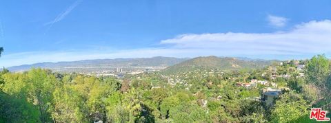 Photo of 7353 PYRAMID Place, Los Angeles, CA 90046 (MLS # 25629871)