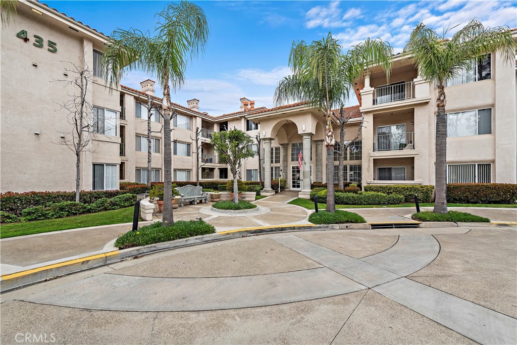 Luxury FURNISHED 2 bedroom SENIOR (55+) apartment located in prestigious Anaheim Hills. 9ft. ceilings, private balcony, bright and open floor plan. Medical, dental, pharmacy, shopping and restaurants just across the street. Washer/dryer hookups in each unit, full-size kitchen including dishwasher and microwave. Central air and ceiling fans. Additionally, 2 laundry facilities on each floor. 4 elevators for your convenience. Library with fireplace and billiards, television lounge, fitness center. Courtyard with BBQs, pool and 16 ft. spa. ALSO AVAILABLE FURNISHED 1BEDROOM for $2750/month. Shorter stays available, call agent for rates.