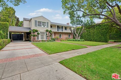 Photo of 608 Trenton Drive, Beverly Hills, CA 90210 (MLS # 26645083)