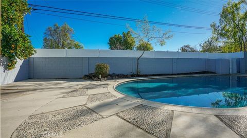 Tiny photo for 24306 Gilmore Street, West Hills, CA 91307 (MLS # SR26039399)