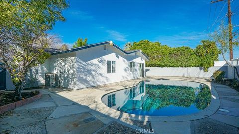 Tiny photo for 24306 Gilmore Street, West Hills, CA 91307 (MLS # SR26039399)