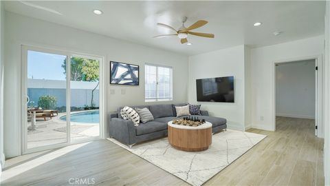 Tiny photo for 24306 Gilmore Street, West Hills, CA 91307 (MLS # SR26039399)