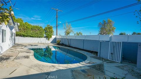 Tiny photo for 24306 Gilmore Street, West Hills, CA 91307 (MLS # SR26039399)