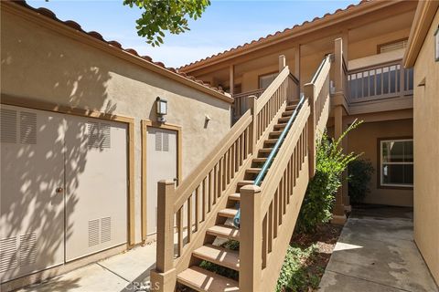 Photo of 14 Abrigo, Rancho Santa Margarita, CA 92688 (MLS # OC25195903)