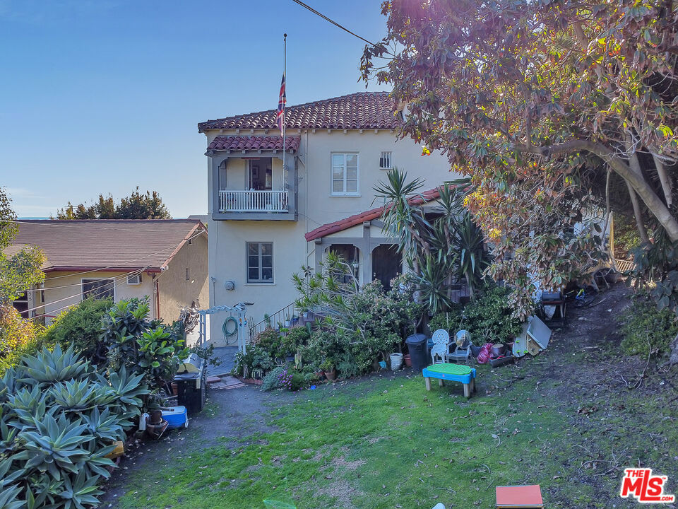 153 W Channel Road