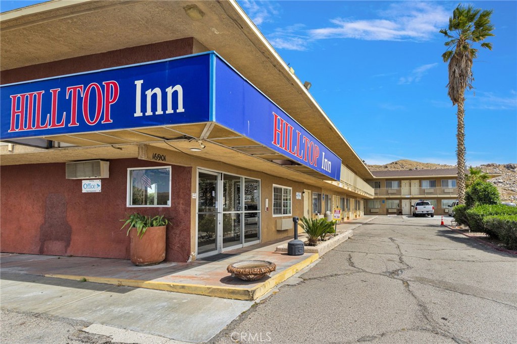 16901 Stoddard Wells