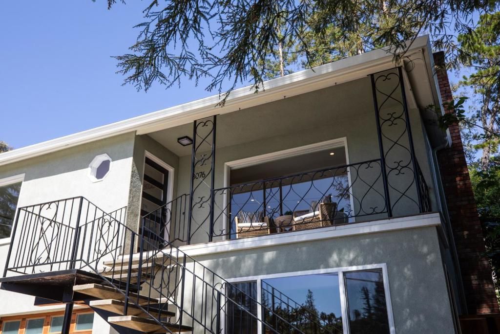 Photo of 3076 Oak Knoll Drive, Redwood City, CA 94062 (MLS # ML82045357)