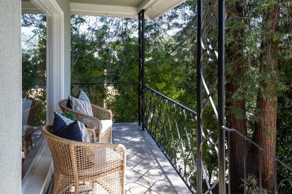 Photo of 3076 Oak Knoll Drive, Redwood City, CA 94062 (MLS # ML82045357)