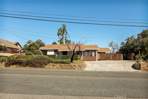 Photo of 31642 Avenue Avenue E, Yucaipa, CA 92399 (MLS # IG26054778)