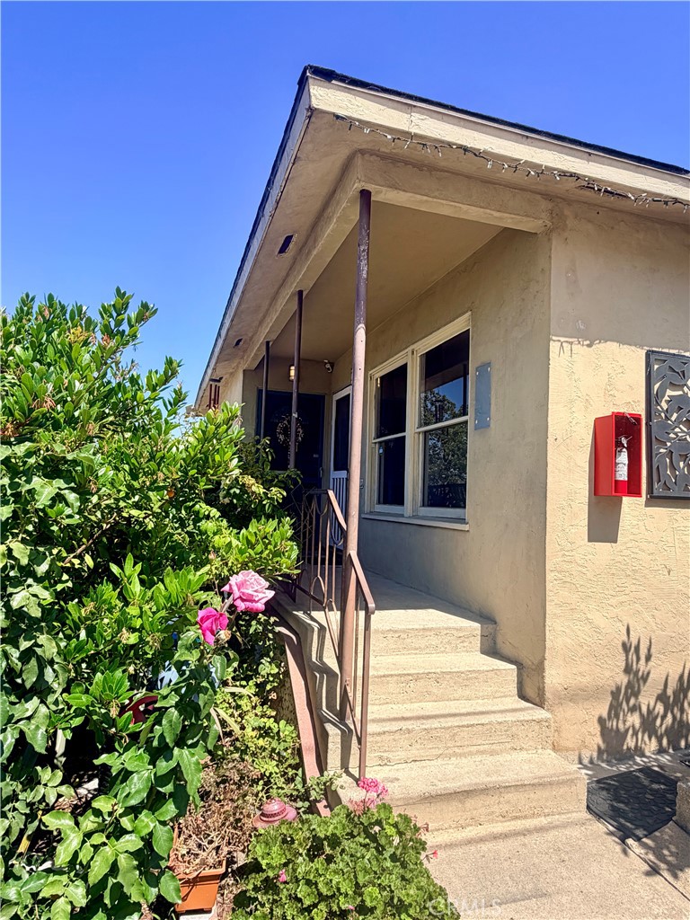 751 W 26th