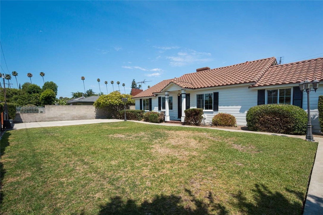 8541 Duarte Road