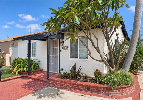 Photo of 2119 W Coloumbia Street, Long Beach, CA 90810 (MLS # DW26218867)