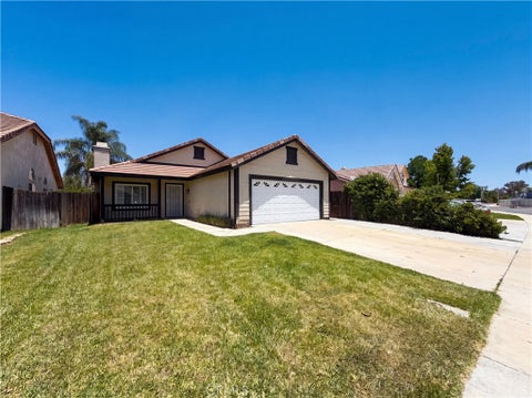 Photo of 27162 Fitzgerald PL, Menifee, CA 92584 (MLS # IV26127410)