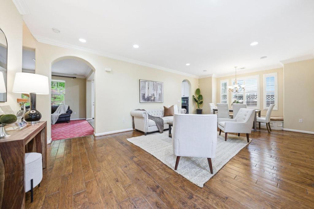 1392 Thornbury Lane