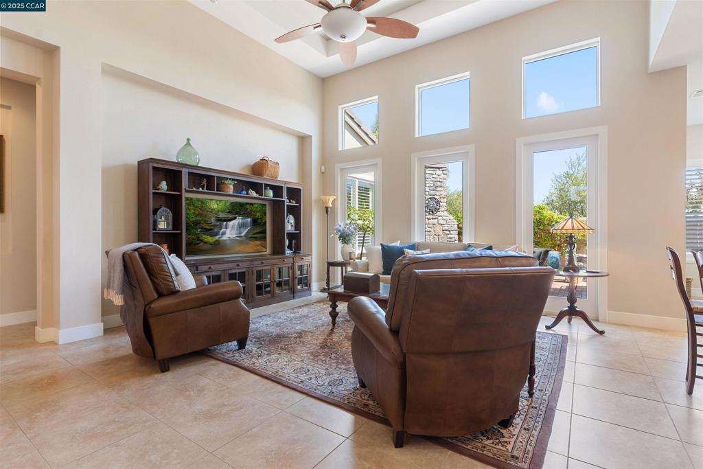 TRILOGY VINEYARDS - Residential