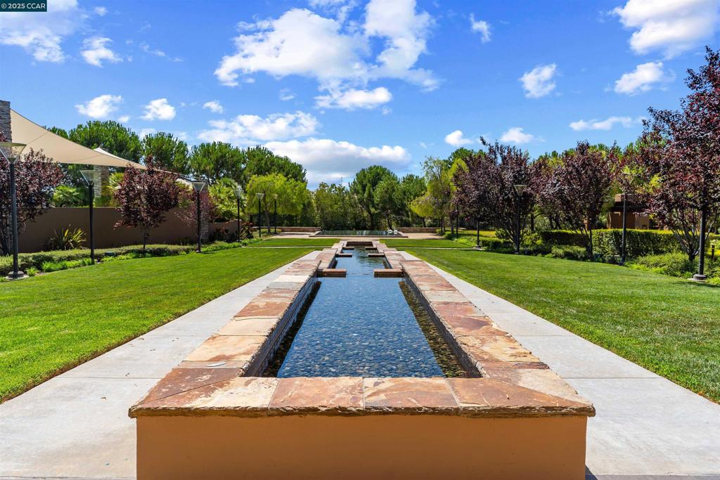 TRILOGY VINEYARDS - Residential