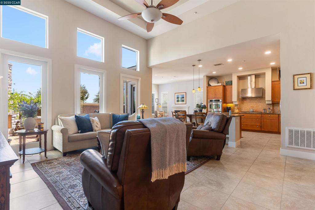 TRILOGY VINEYARDS - Residential